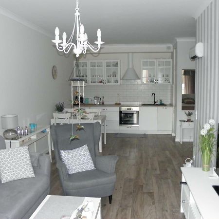 Apartament Z Ogrodkiem Pobierowo Extérieur photo